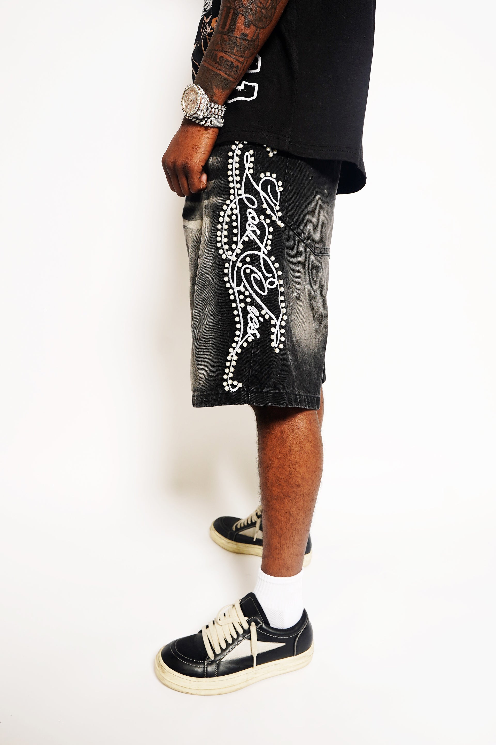 Black Script Jorts