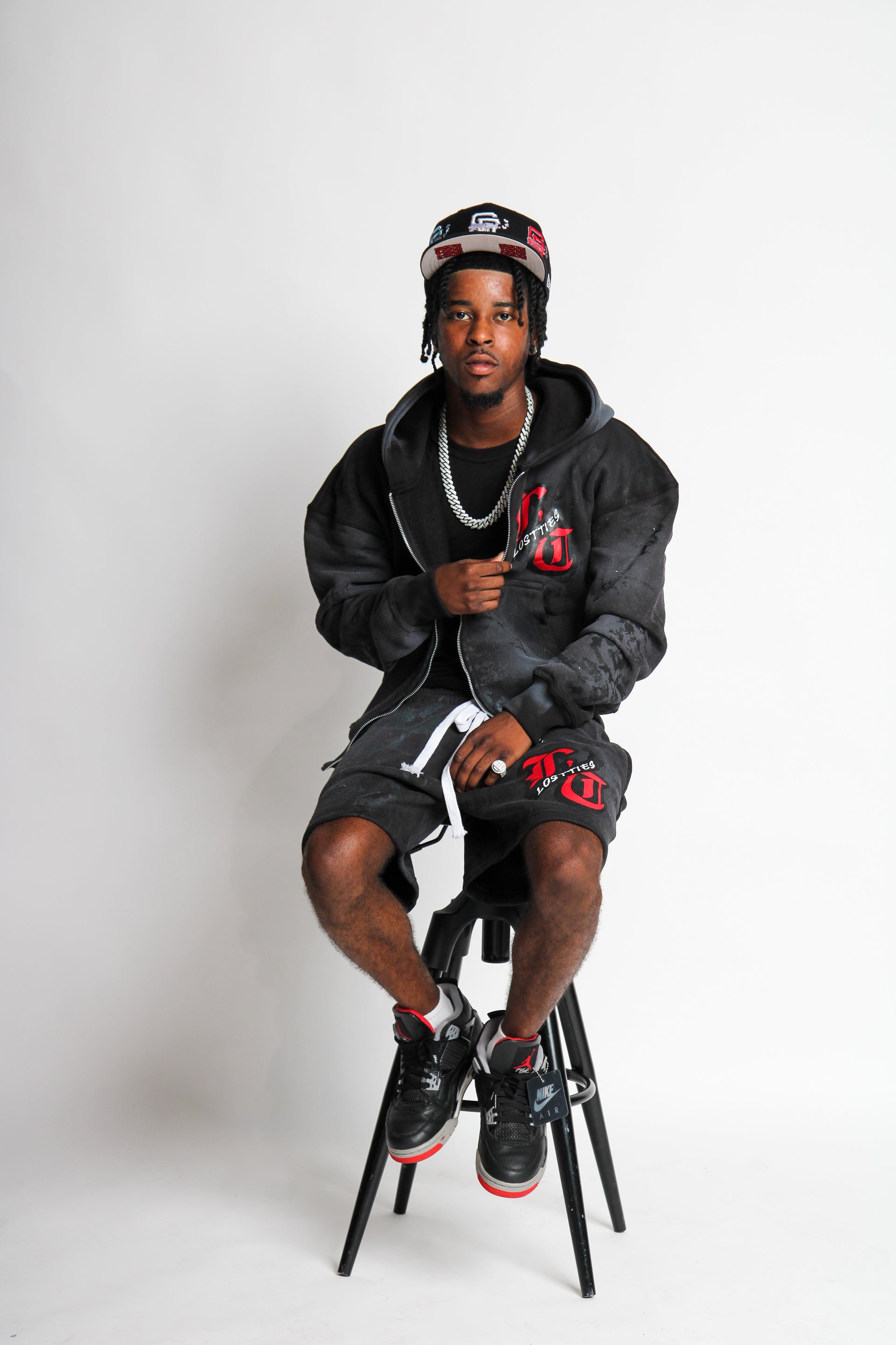 BLACK GRAFFITI SET